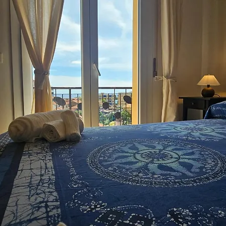 La Casa Di Iole A San Lorenzo, Trilocale In Via Pietrabruna Vicino Alle Spiagge סן לורנצו אל מארה