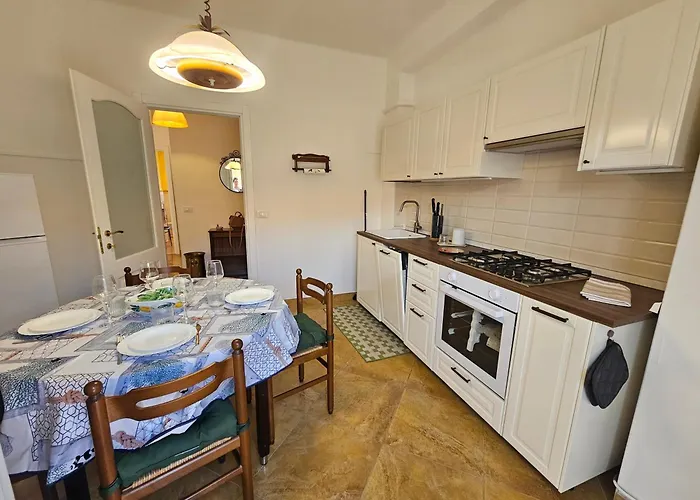 La Casa Di Iole A San Lorenzo, Trilocale In Via Pietrabruna Vicino Alle Spiagge * San Lorenzo al Mare